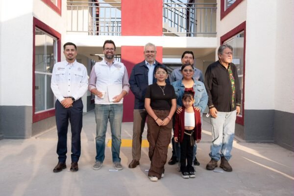 Bedolla aumenta a 82 mil la meta de viviendas en Michoacán y entrega primeras 32 en Yurécuaro