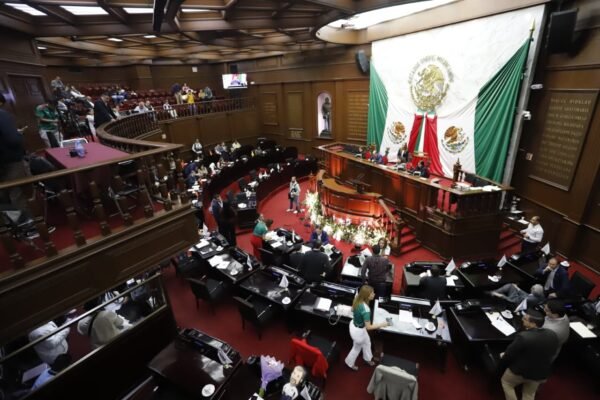 Congreso fortalece Ley de Turismo con reformas para formalizar prestadores de servicios en Michoacán