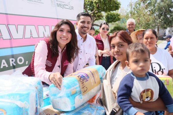 Seimujer entrega más de 21 mil pañales a 270 mujeres en caravana Jalo por las Mamás en Yurécuaro