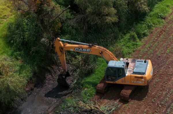 Sader rehabilita 14.8 kilómetros de drenes y ríos en Coeneo y Huaniqueo para prevenir inundaciones