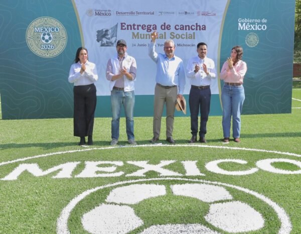 Alfredo Ramírez inaugura cancha de futbol en Yurécuaro como parte del Mundial Social