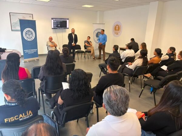 FGE capacita a 64 servidores públicos de Zitácuaro y Zamora en prevención y atención de conflictos