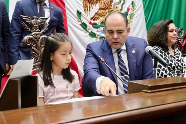 Baltazar Gaona destaca importancia de escuchar voces de la niñez en Parlamento Infantil Incluyente