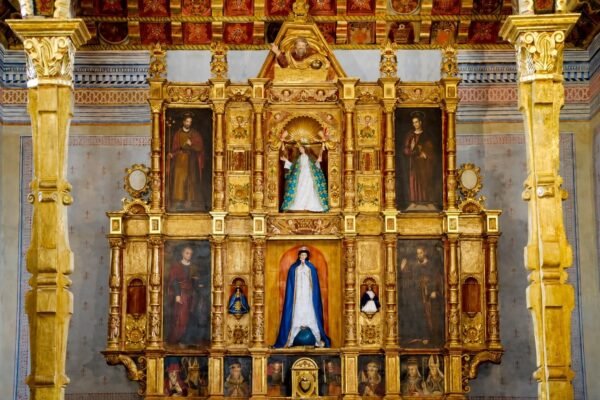 Gobierno estatal destina 1.5 mdp para restauración del Templo de Santa María Huiramangaro en Pátzcuaro
