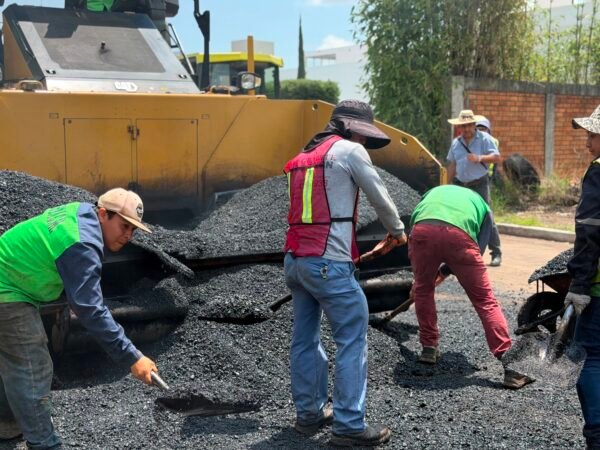 Gobierno de Morelia reencarpeta calle Lima en Villas del Paraíso