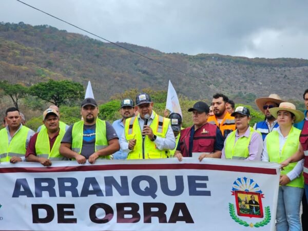 Ismael Arriaga encabeza arranque de obra del Arco Guanoro en Benito Juárez