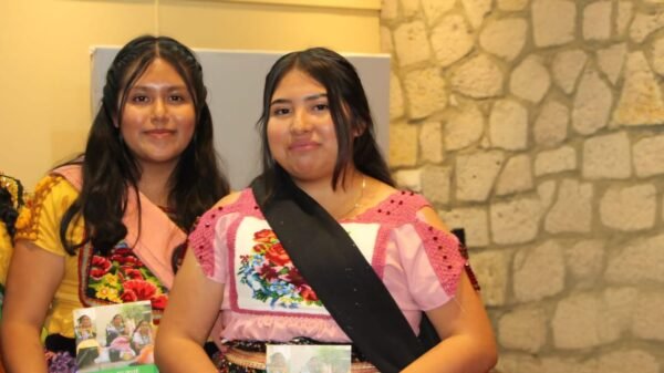 Cecytem ofrece clases de lengua purépecha en plantel Tangancícuaro