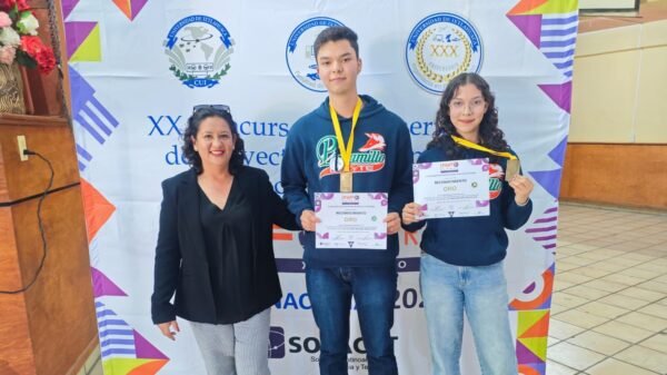 Estudiantes del Cecytem ganan oro, plata y bronce en Infomatrix