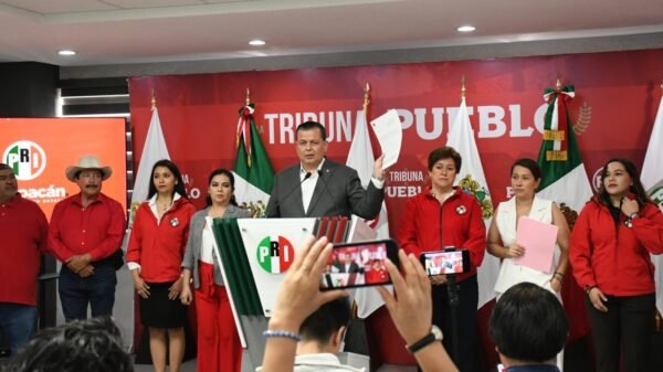 Regidores de Apatzingán se suman al PRI y denuncian cobro de moches en MC