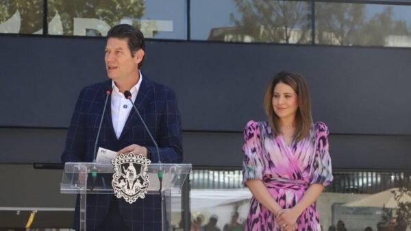 Alfonso Martínez y Paola Delgadillo inauguran Casa del Adulto Mayor en Morelia