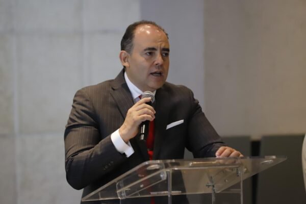 Congreso instala mesas para construir ley de protección a periodistas en Michoacán