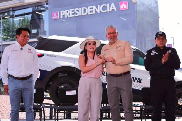 Bedolla entrega patrullas de última generación a Policía Municipal de Uruapan