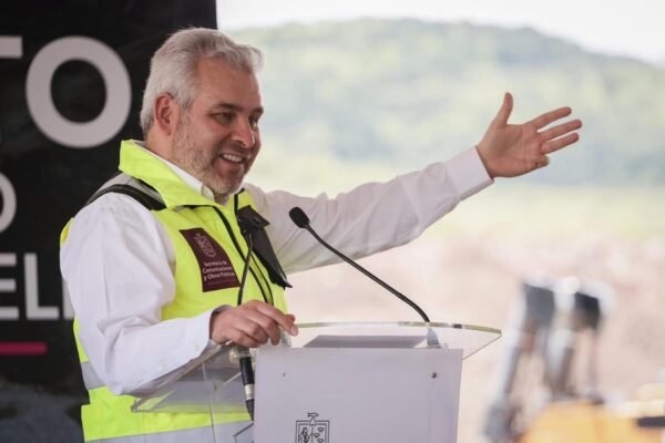 Bedolla anuncia inicio de Autopista de la Agroexportación en octubre