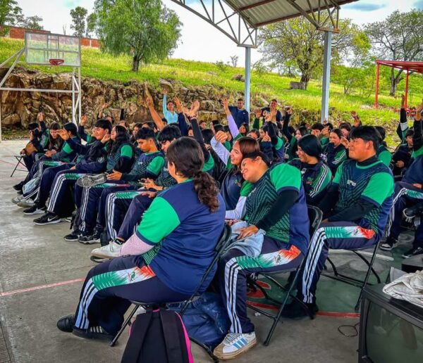 Cecytem gradua a 700 estudiantes en lenguas originarias