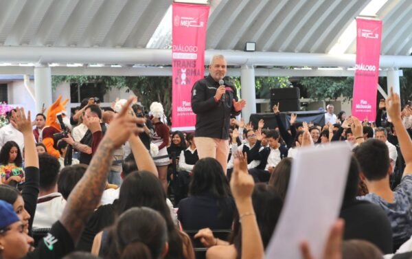 Bedolla anuncia internet gratuito para estudiantes con programa D4TA en Michoacán