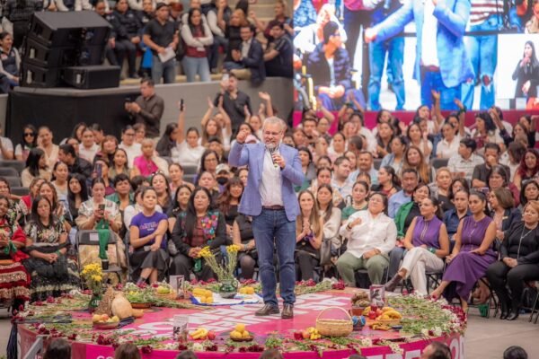 Bedolla destaca liderazgo de mujeres en vida pública de Michoacán