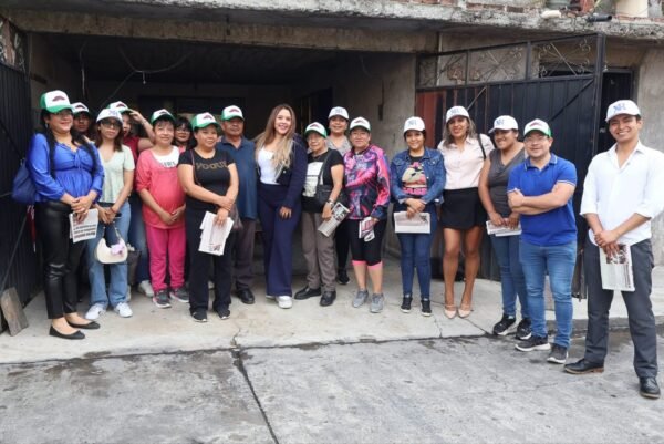Xóchitl Ruiz recorre colonias de Morelia para fortalecer trabajo legislativo