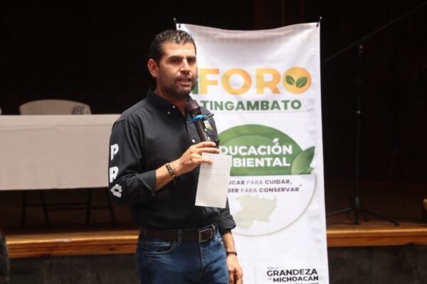 Octavio Ocampo inaugura foro de educación ambiental en Tingambato