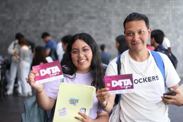 Iemsysem reporta avances en becas y conectividad para estudiantes