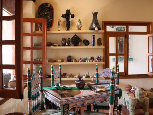 Casart promueve artesanías en tienda de Pátzcuaro