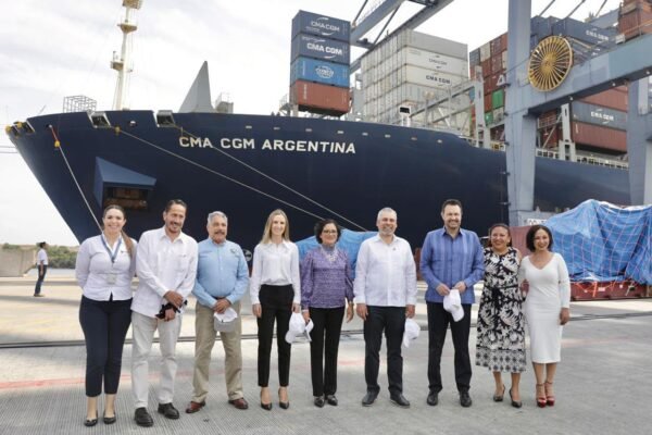 Alfredo Ramírez destaca récord en Puerto de Lázaro Cárdenas
