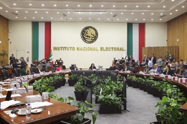 INE aprueba medidas para fortalecer transparencia y fiscalización