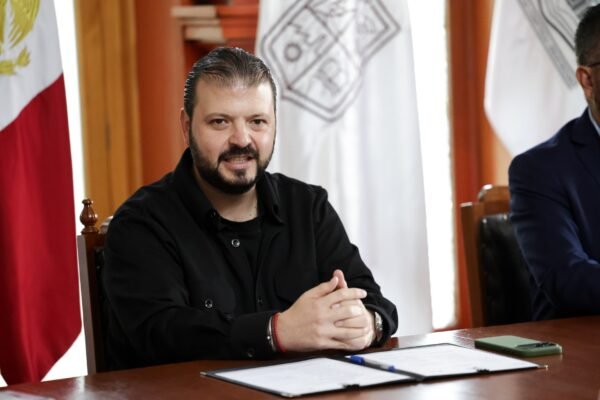 Raúl Zepeda encabeza insaculación de notarías en Michoacán