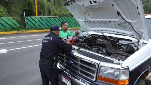 Guardianes del Camino ofrecen auxilio vial en 15 rutas de Michoacán