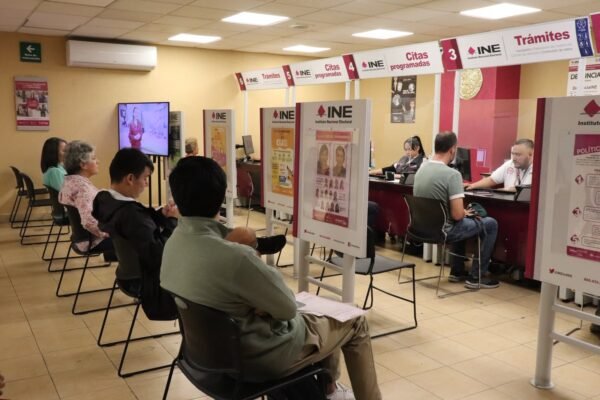 INE reduce a 15 días plazo de entrega de credencial para votar