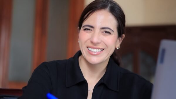 Giulianna Bugarini respalda llamado de Sheinbaum sobre IA en educación