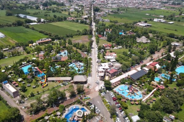 SCOP registra 55% de avance en calle Balneario de Huandacareo