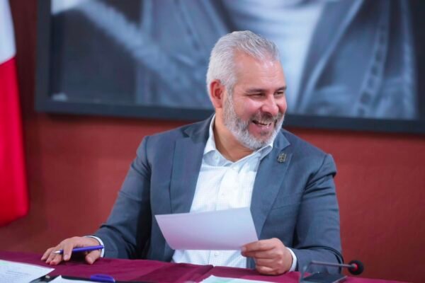 Bedolla y Apeam acuerdan ruta ambiental, sanitaria y de seguridad para el aguacate en Michoacán