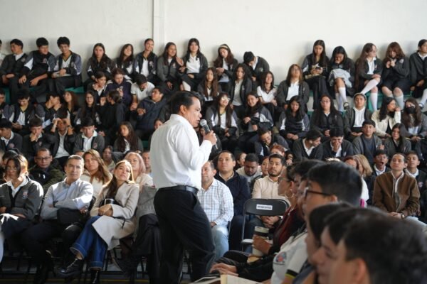 SESESP brinda herramientas a estudiantes de Prefeco para prevenir violencia digital