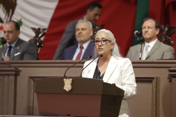 Emma Rivera llama a defender soberanía y avanzar en derechos indígenas en Zitácuaro