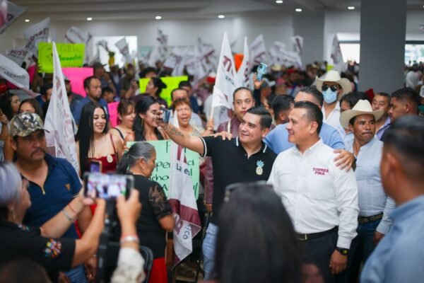 Torres Piña reúne a 3 mil 500 en Zitácuaro y más de 5 mil en Zacapu rumbo a la recta final