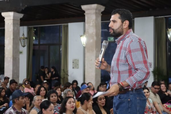Octavio Ocampo llama a fortalecer organización ciudadana para recuperar la Grandeza de Michoacán