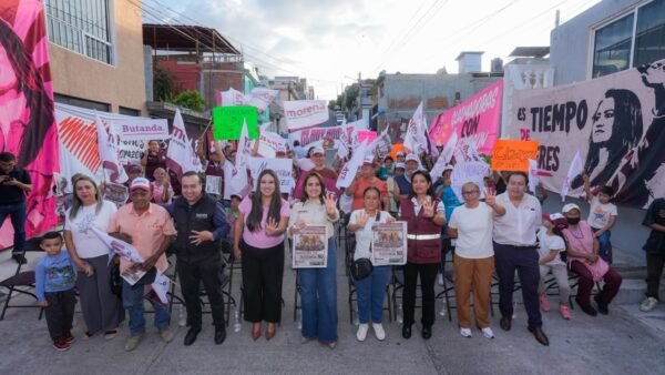 Gladyz Butanda defiende soberanía nacional desde calles de Morelia con trabajo casa por casa
