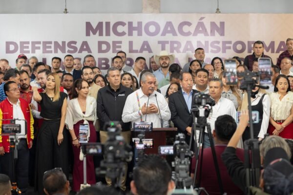 Raúl Morón presenta balance de actividades y muestra poder rumbo a definición de coordinación de la 4T en Michoacán