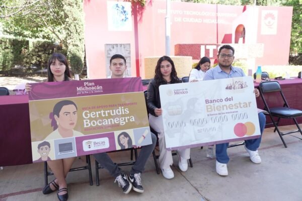 Jóvenes de Michoacán mantendrán apoyos educativos con becas y D4TA para ciclo 2026-2027