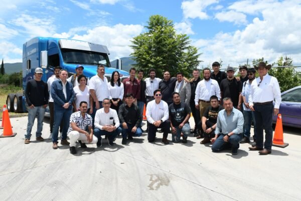 Sedeco impulsa formación de conductores de autotransporte para jóvenes a través de Cetransporta