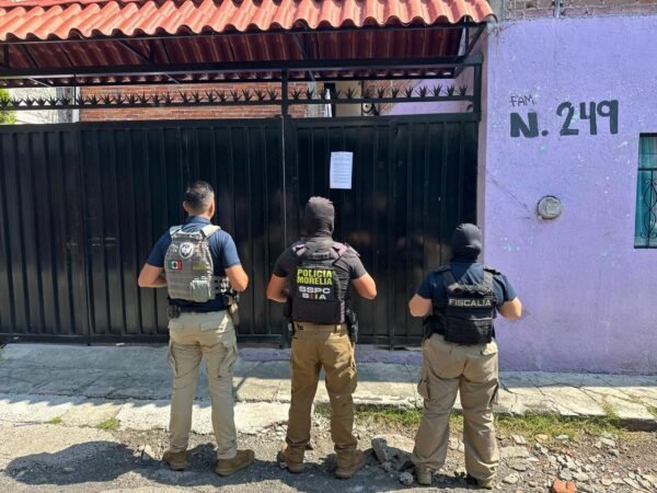 FGE asegura más de 2 mil dosis de metanfetamina y detiene a tres personas en cateos en Morelia