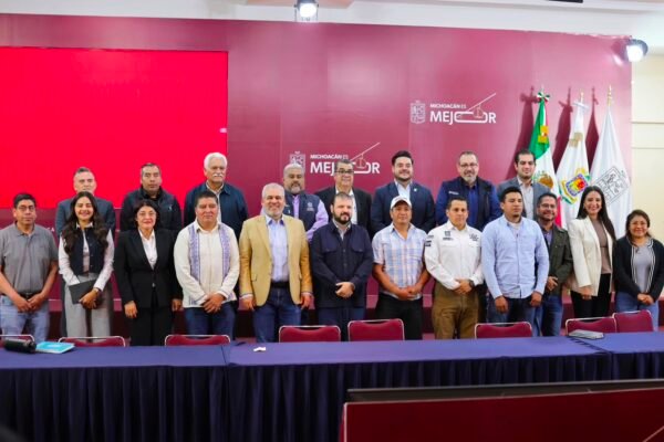Bedolla y autoridades de Cherán acuerdan ruta de trabajo para obras y desarrollo en 2027