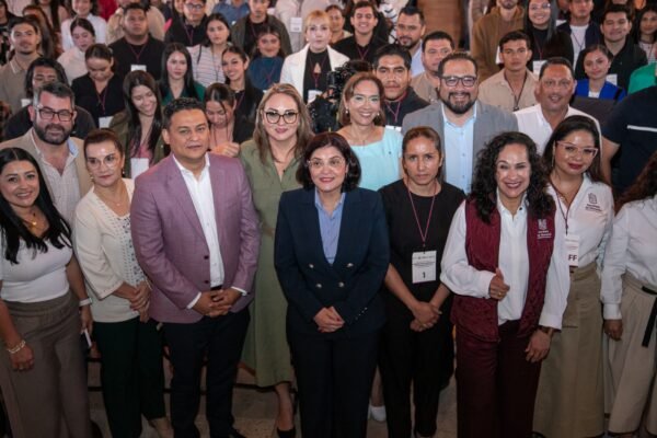 SEE entrega 6 mil 31 nuevas claves docentes en la actual administración