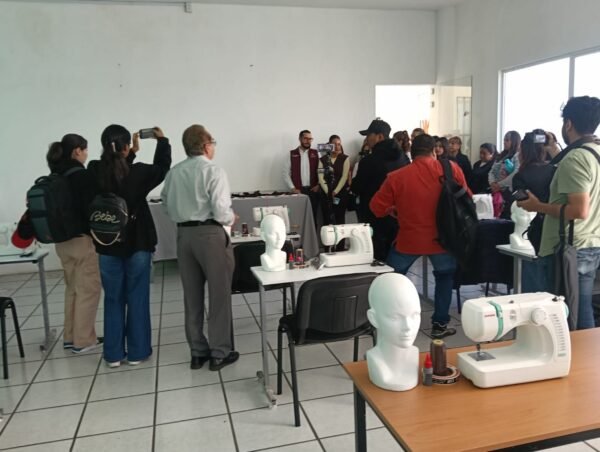 Icatmi inicia taller de pelucas oncológicas en Zacapu para donar a mujeres con cáncer
