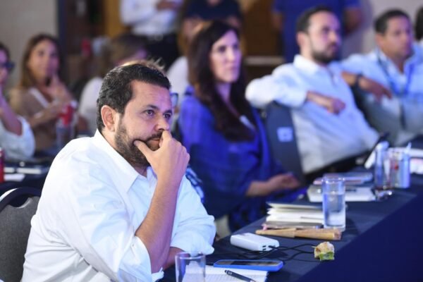 Diputado del PAN alerta sobre riesgo de censura en radio y televisión