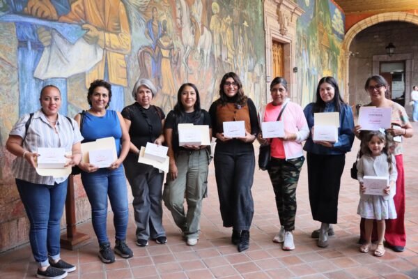 Seimujer entrega terminales de pago a 80 emprendedoras en Morelia