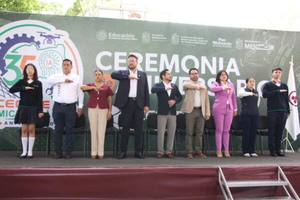 Cecytem celebra 35 años de educación media superior en Michoacán