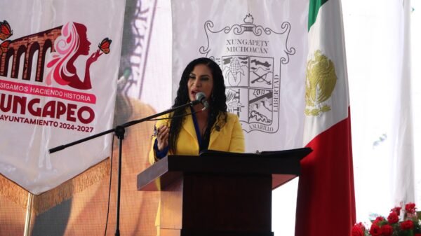 Norma Yáñez rinde segundo informe en Jungapeo y reconoce avances pese a retos financieros