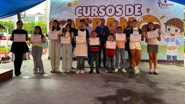 David López Flores encabeza clausura de cursos de verano 2026 en Tuxpan