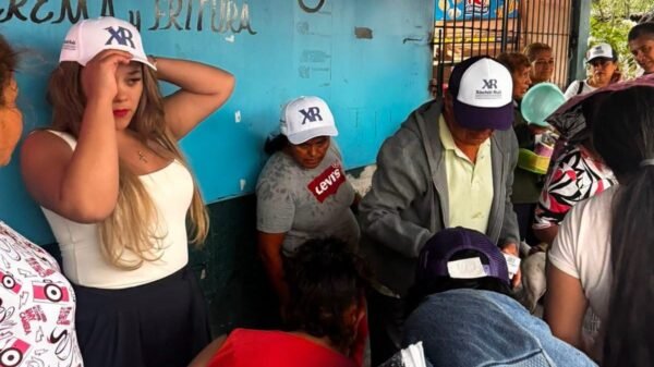 Xóchitl Ruiz fortalece diálogo ciudadano en colonias de Morelia